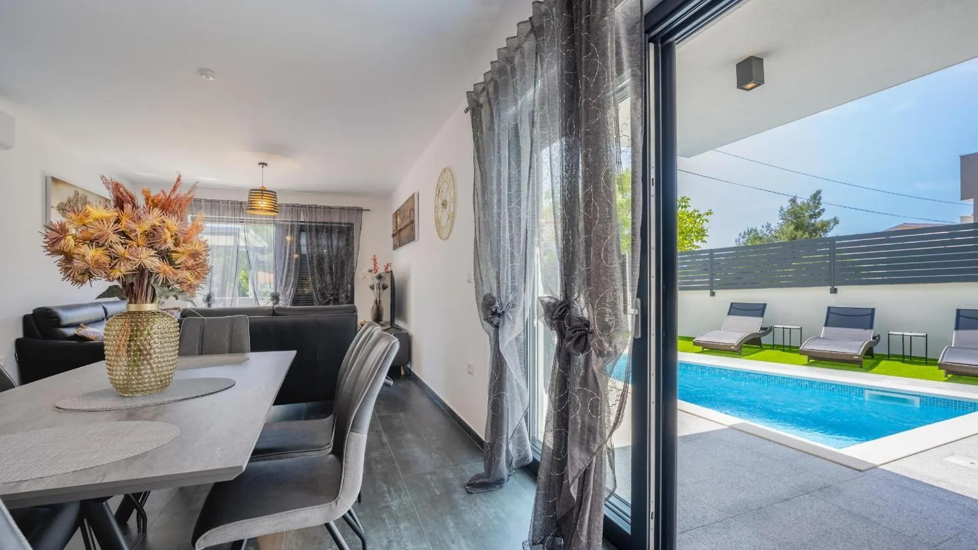Apartment Rose Mit Privatem Pool Medulin Croatia