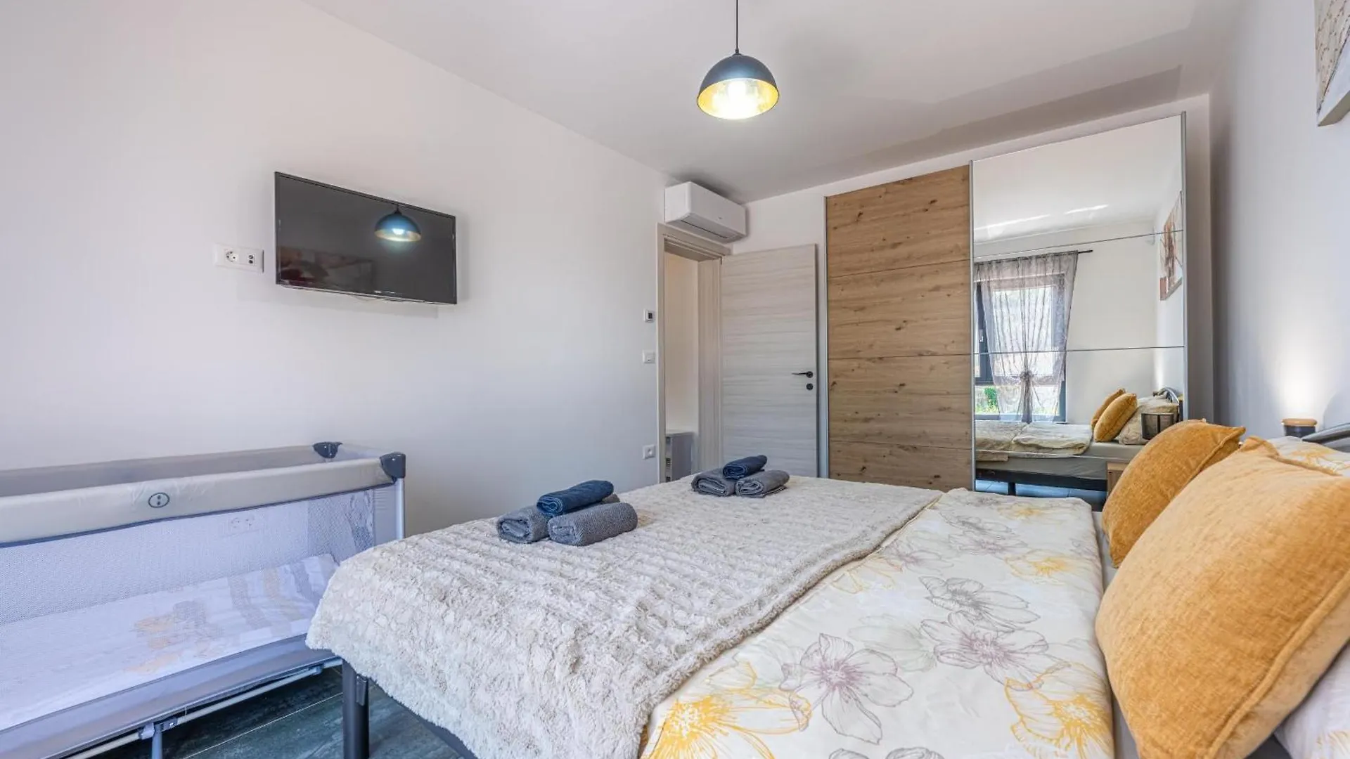Apartment Rose Mit Privatem Pool Medulin